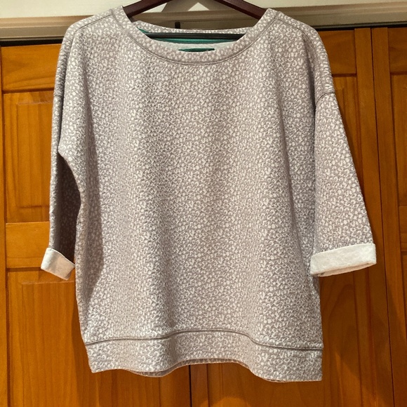 Anthropologie Lilka Sweatshirt, Textured 3/4 Sleeve Gray and White Size Large - Picture 1 of 12